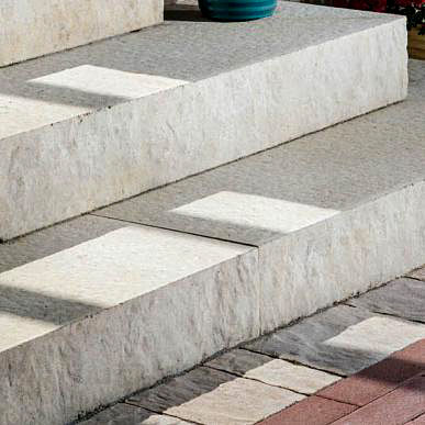 Landings&trade; Step